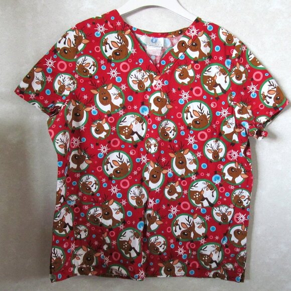 Scrub top winter theme - Picture 1 of 10